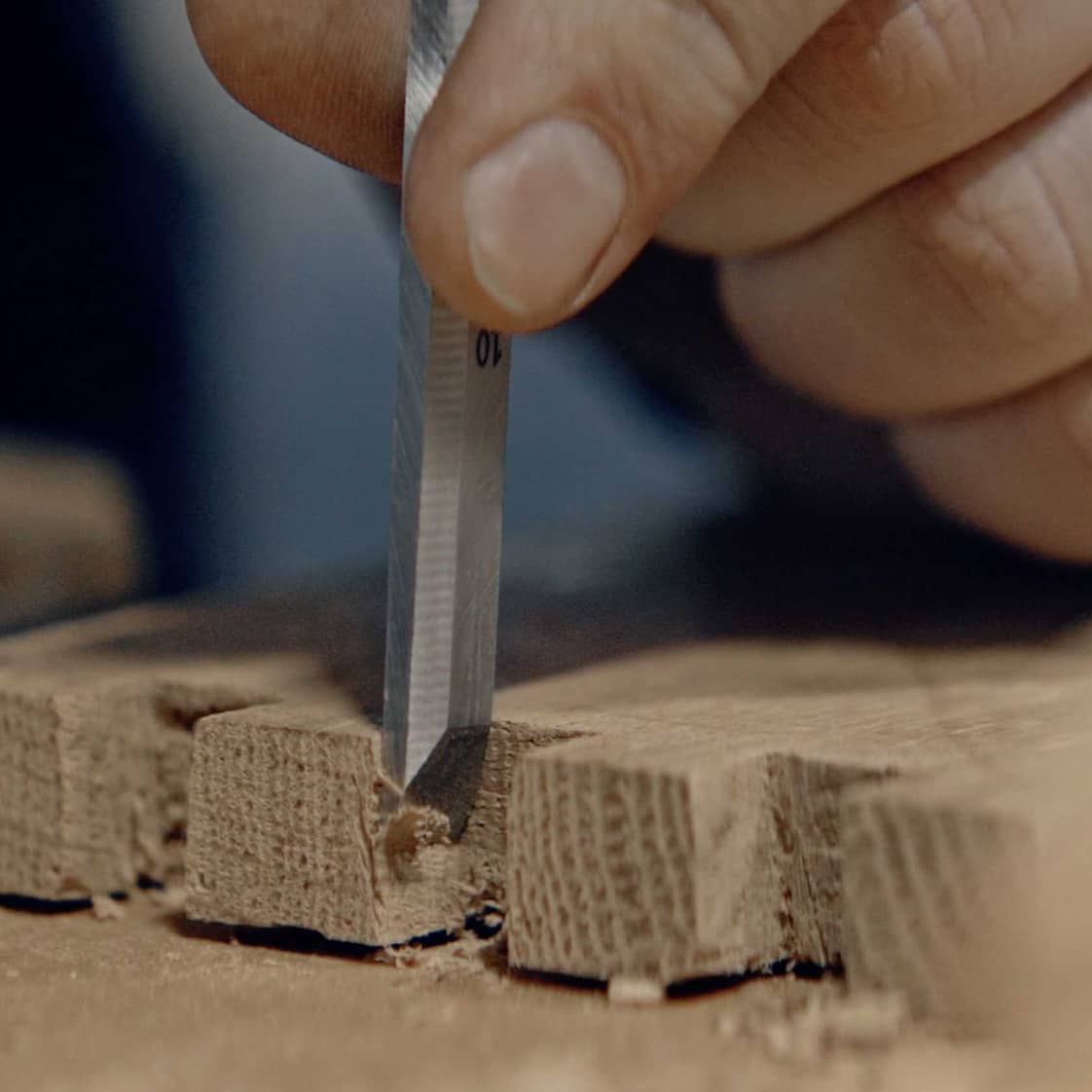 Chisel dovetail joint
