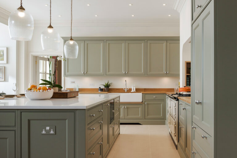 Droitwich farmhouse kitchen